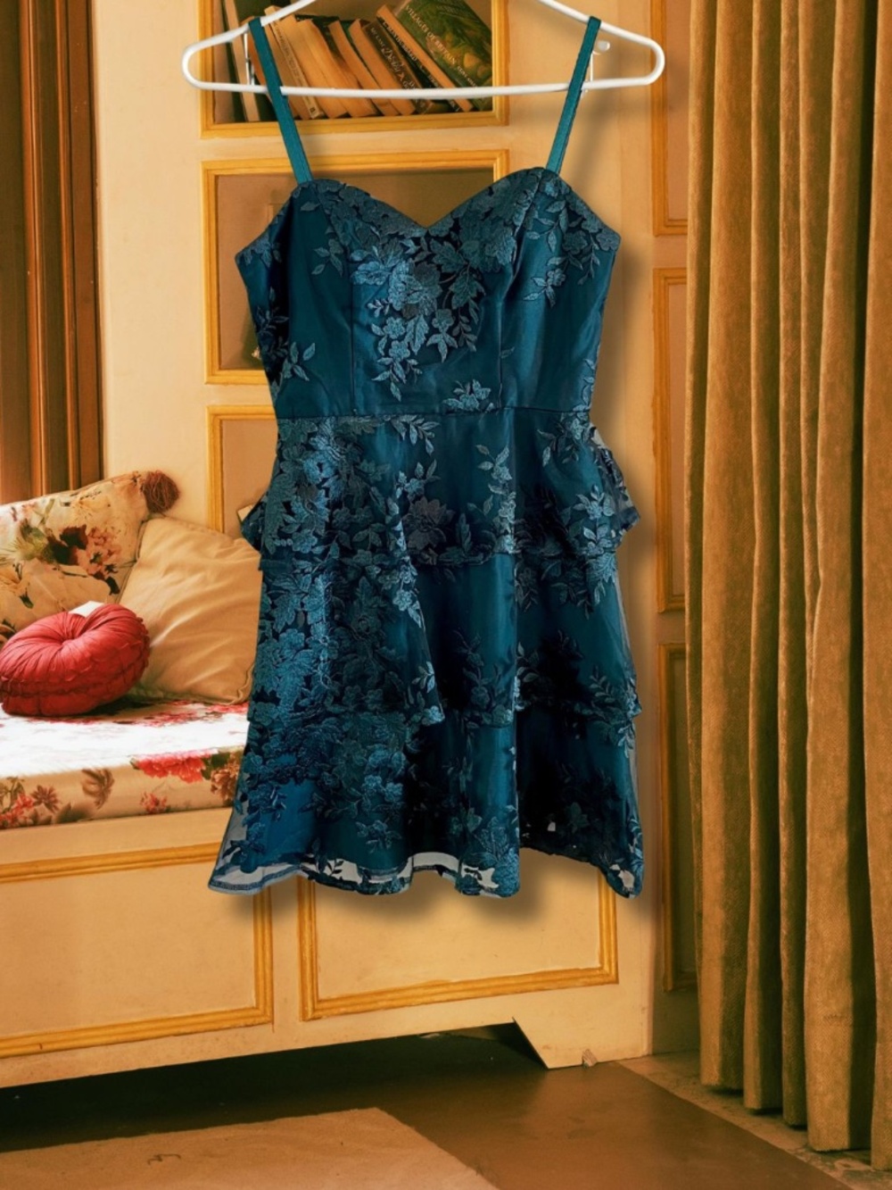 Women's 💕 Sweetheart 💕Fit and Flare 💕Tiered 💕Lace Dress, Size 1